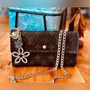 Louis Vuitton monogram vintage 1999 international  wallet converted Crossbody